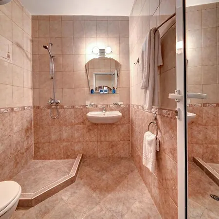 Aurelia Complex רבדה