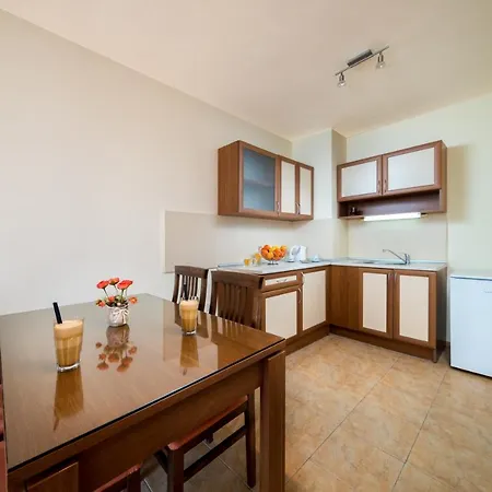 אתר נופש Aurelia Complex רבדה