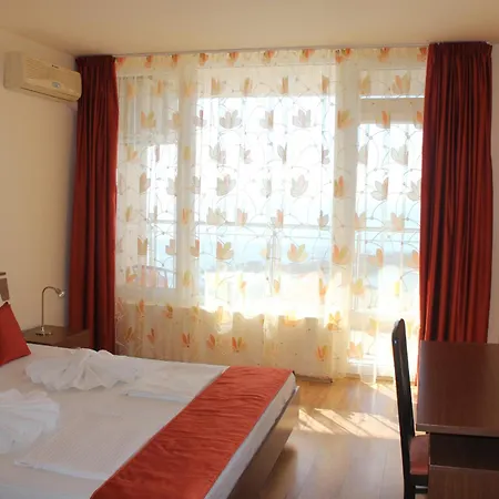 Aurelia Complex 3* רבדה